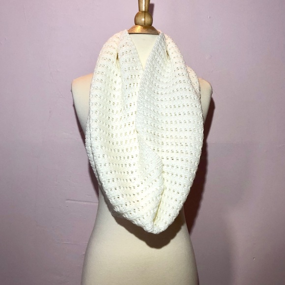 Ivory Infinity Scarf - Picture 2 of 5